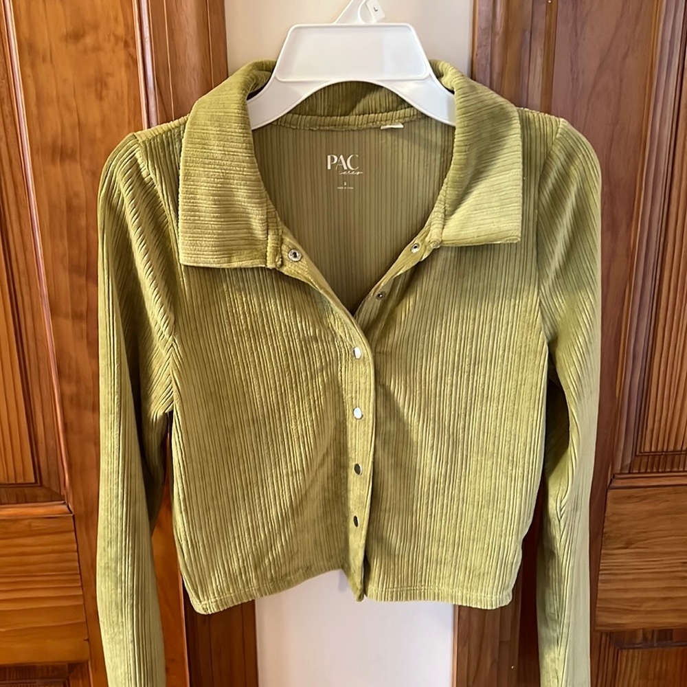 PAC CARES Lime ribbed Collared crop top